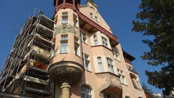 Gyoza-LH- Smetana- Vysehrad-Karlovy- Vary-fasada (16)